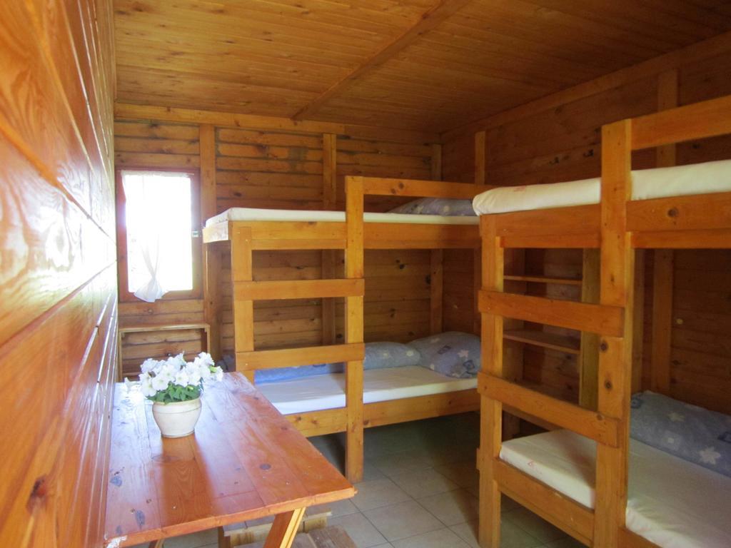 ホテル Nyirfaliget Lovaskemping Es Turistahaz Nyíregyháza 部屋 写真